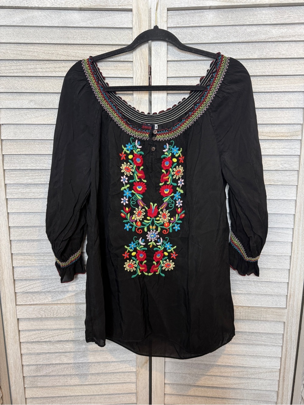Johnny Was Black Floral Embroidered Boho Tunic Blouse Top Size M